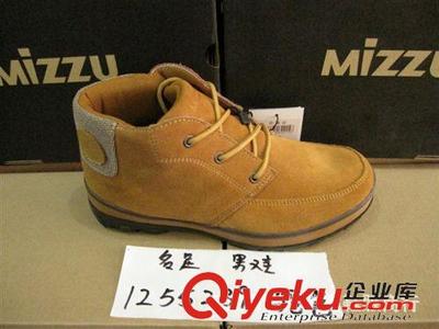 10月新款全皮男士休閑運(yùn)動(dòng)鞋 四季皆宜的旅行與日常穿搭選擇